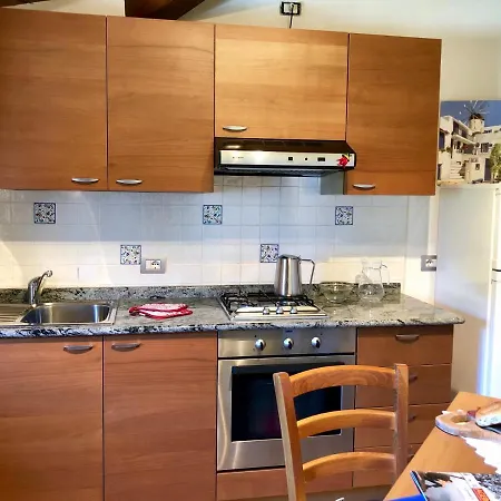 Crystal شقة فندقية 3*