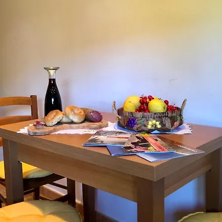 Crystal 3* أَجيرولا