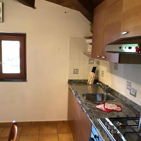 Crystal 3* أَجيرولا