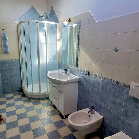 Crystal أَجيرولا