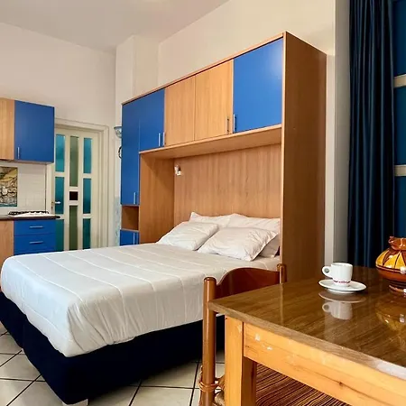 Crystal 3* أَجيرولا