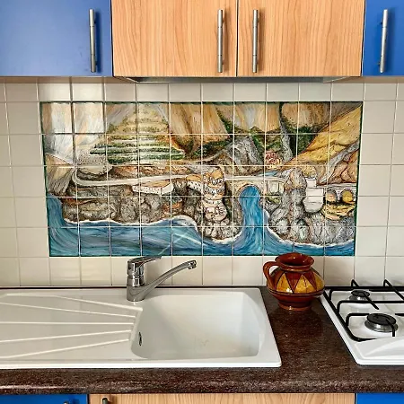 Crystal 3* أَجيرولا