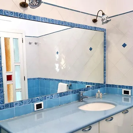 Crystal أَجيرولا